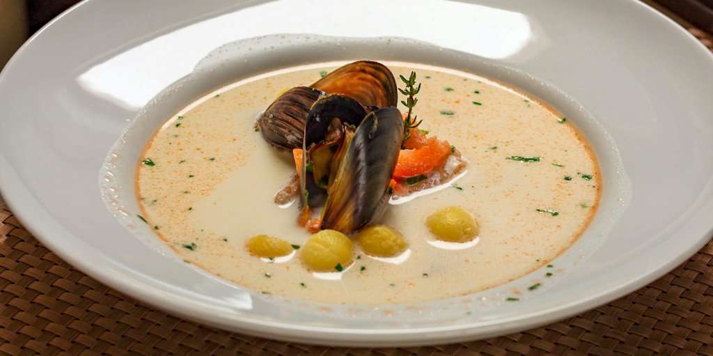 image for Lotte au Curry et aux Moules (Monkfish with Mussels and Cream Curry Sauce)