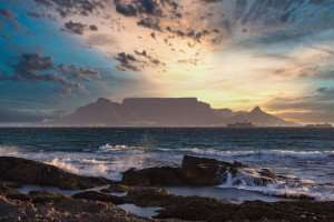 A picture of Table Mountain in Cape Town at sunset during a South African tour with The International Kitchen.