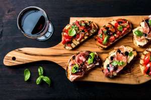 Bruschetta and wine on Italy tour