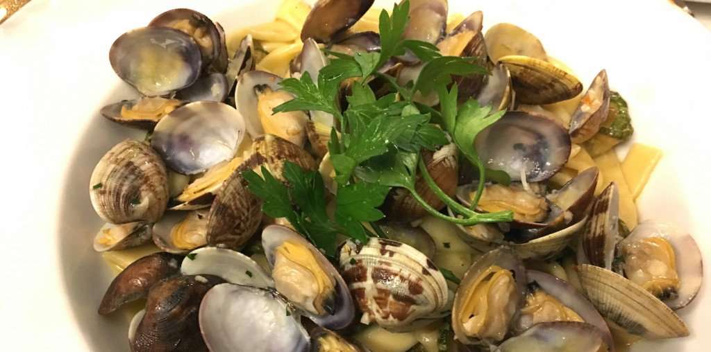 image for Italian Recipe for Pasta with Clams and Zucchini