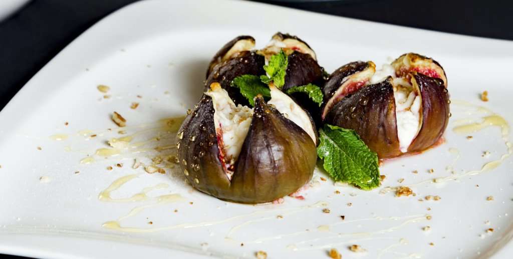 image for Le Réveillon in France for Christmas Eve and a Roasted Fig Recipe