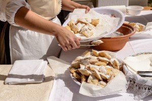 Sweet fried Abruzzese ravioli on a cooking vacation in Italy