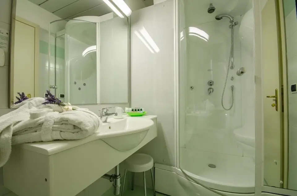 Image for Bathroom at the Hotel Ovidius in Sulmona, Abruzzo