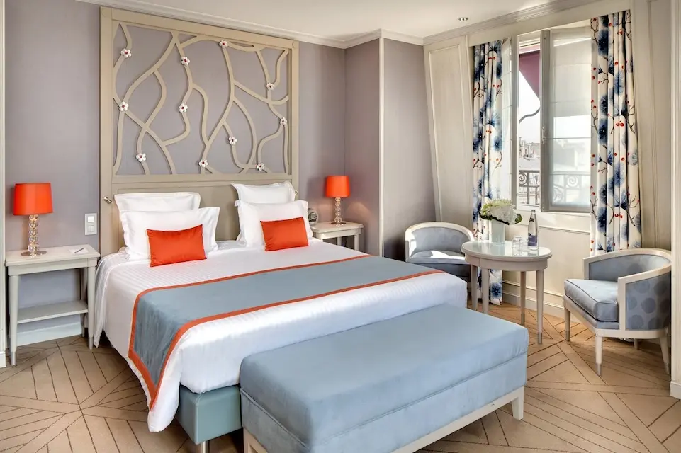 Image for deluxe room at the Château Frontenac in Paris.