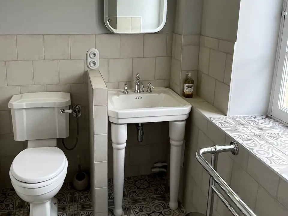 Image for Bathroom of the Jean Puy suite.