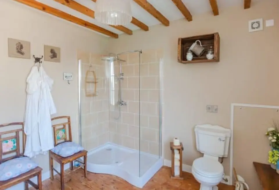 Image for Blue Toile room en suite bath