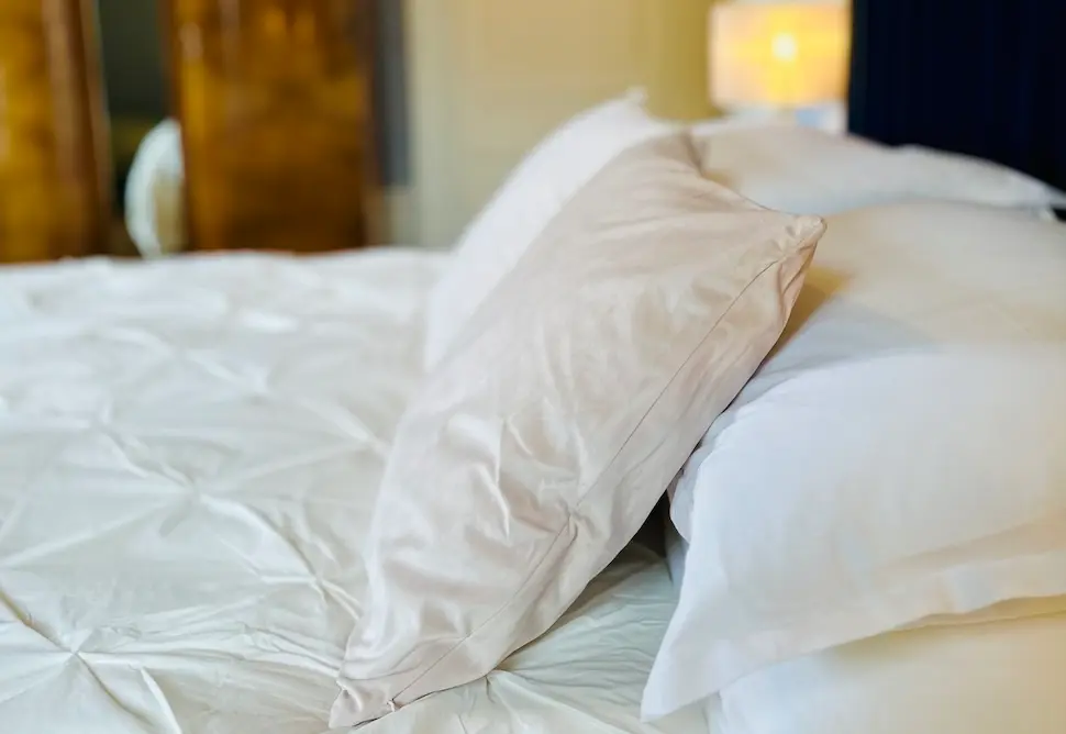 Image for Hollywood suite bed detail.