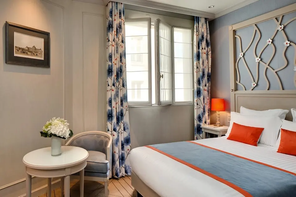 Image for Classic room at the Château Frontenac in Paris.