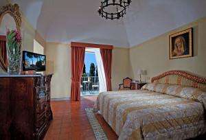 A suite at the villa where you stay on your culinary tour of Italy