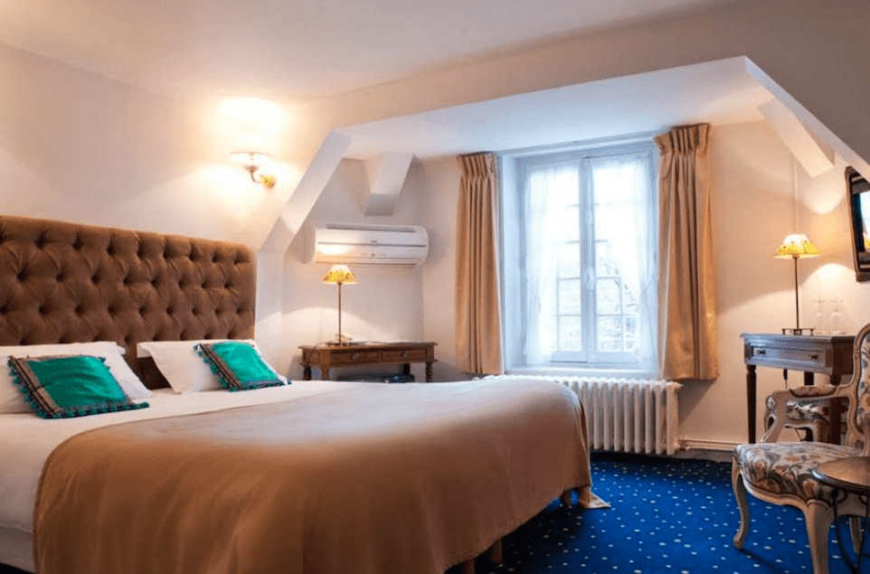 Image for Bedroom at the 4* Clos d'Amboise, home for your Loire Valley wine tour.