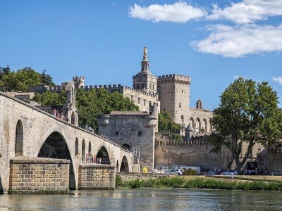 Avignon's bridge and Popes' Palace on a French cooking vacation