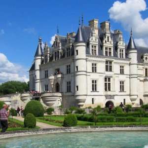 Visiting the Chateau of Chenonceau on a Loire Valley wine tour with The International Kitchen.