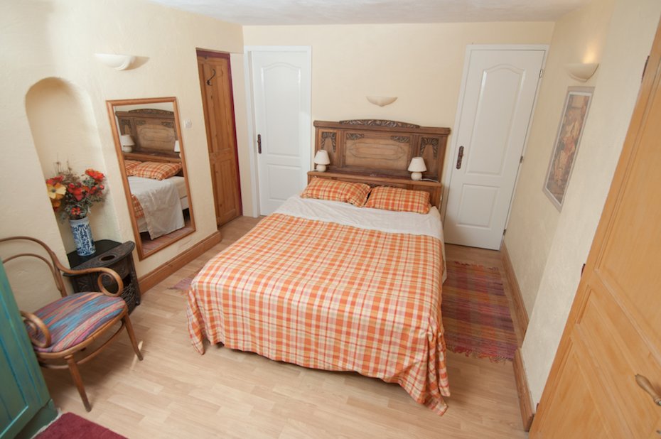 Image for Another bedroom at the guesthouse during your French culinary vacation in Burgundy