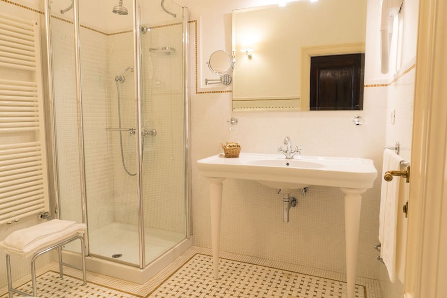 A bathroom at the Masseria hotel where you stay on your Puglia cooking vacation