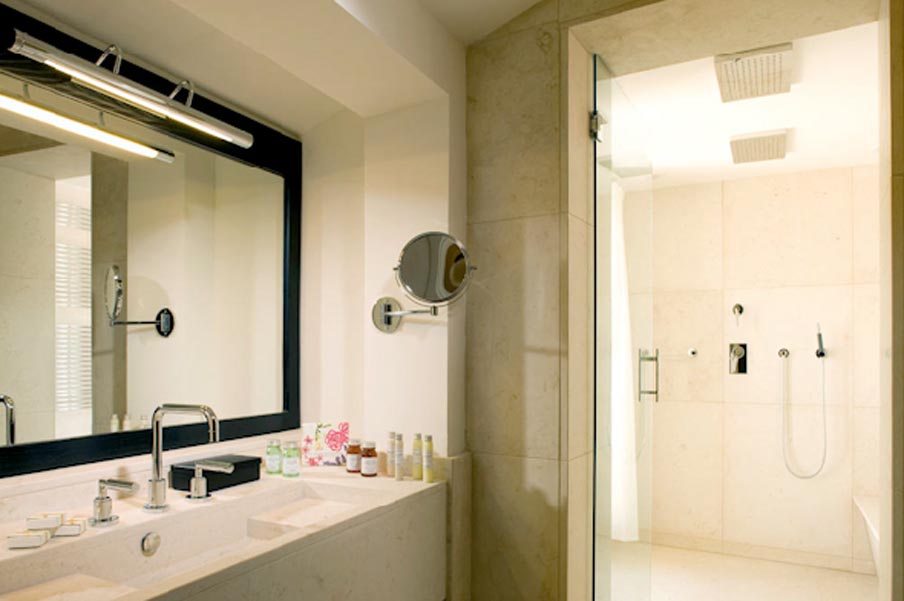 Image for Bathroom at the Palazzo Seneca in Norcia, home for your authentic Italy cooking vacation
