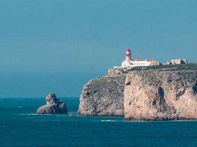 The lighthouse on the edge of Europe on your culinary tour of Portugal with TIK