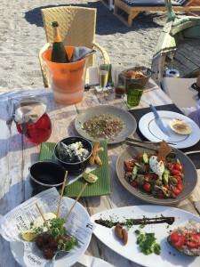 Dining outside during your Greek culinary tour.