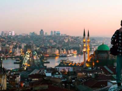 A couple exploring Turkey on an Istanbul food tour.