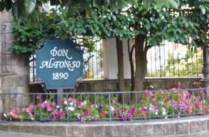 The entrance at Don Alfonso 1890.