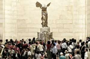Visiting the Louvre on a Paris food tour with TIK.