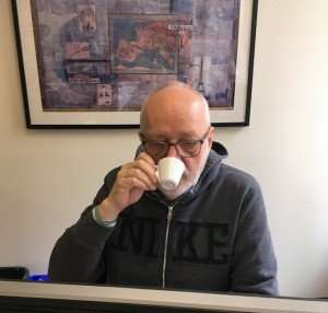 Gerti espresso TIK biure Čikagoje.