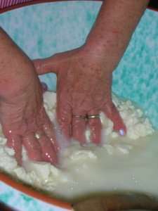 Making cheese on an Amalfi Coast cooking vacation.
