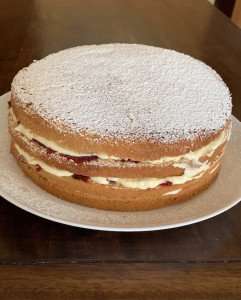 Simple White Cake With Pastry Cream Filling Cook With The Intl Kitchen