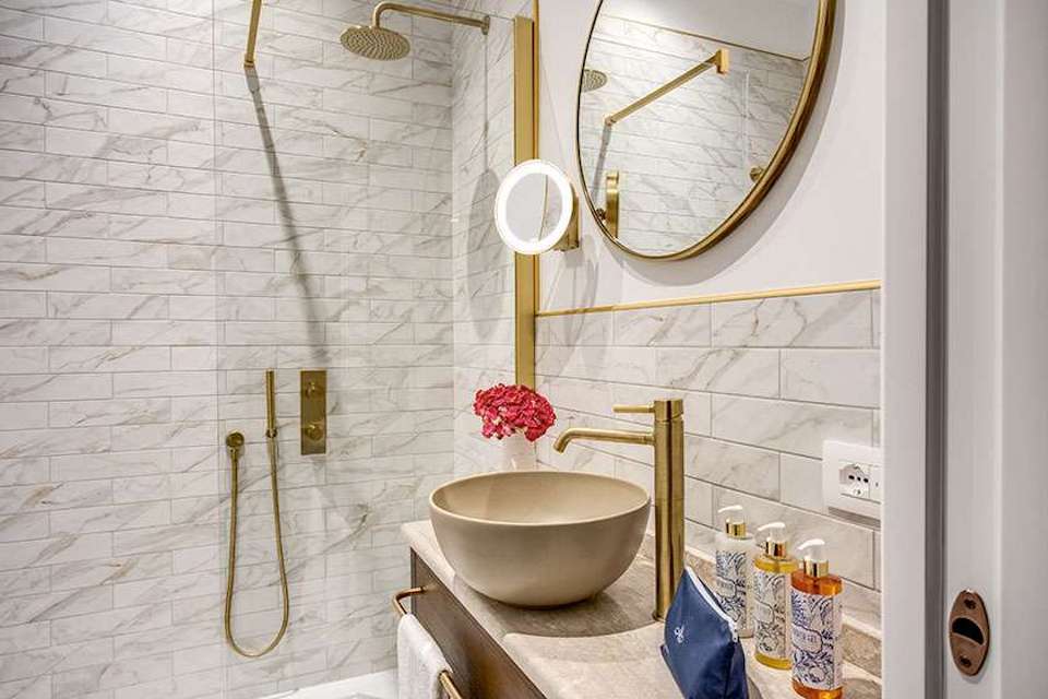 Image for Deluxe bathroom at the Hotel Mediterraneo in Sant'Agnello di Sorrento.