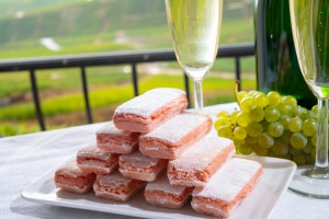 Symbols of Reims: the rose biscuits and champagne.