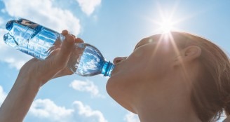 Drinking water to beat the head during a summer heat wave