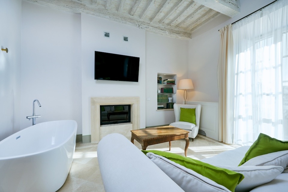 Image for Sarteano B&B Suite complete with a grand sitting area and free standing bath