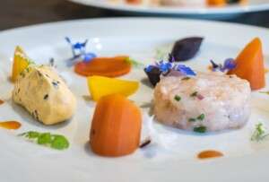 A colorful and delicate starter
