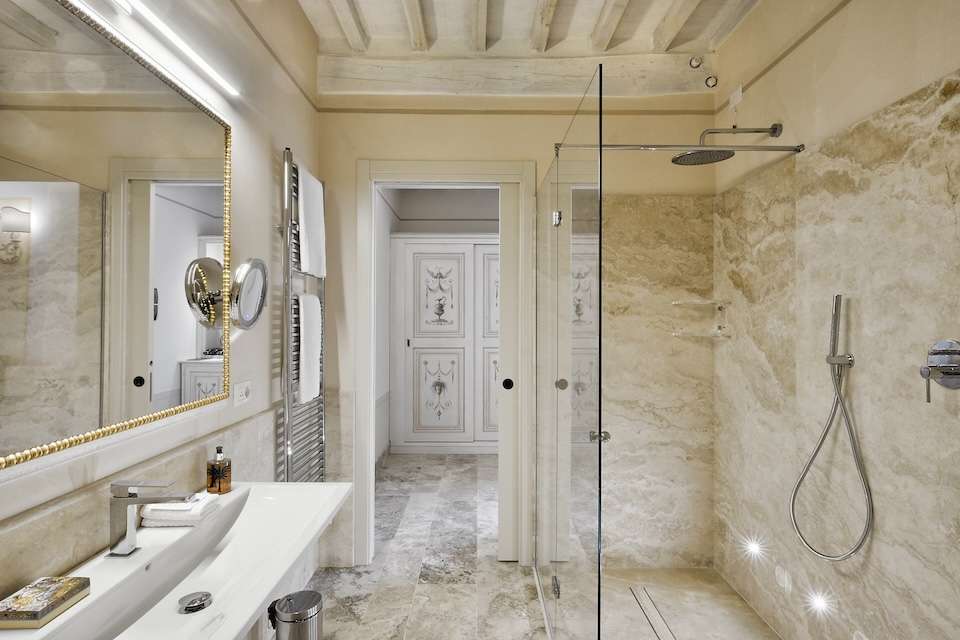 Image for Deluxe bathroom at the villa Scuderia on the Tuscan estate.