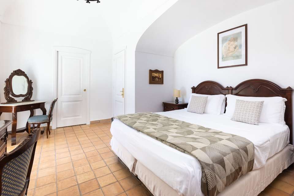Image for King bed in a classic room at the relais.