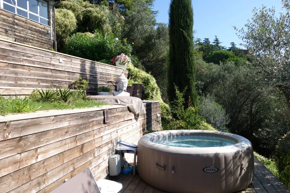 Image for Relax in the jacuzzi overlooking the valley